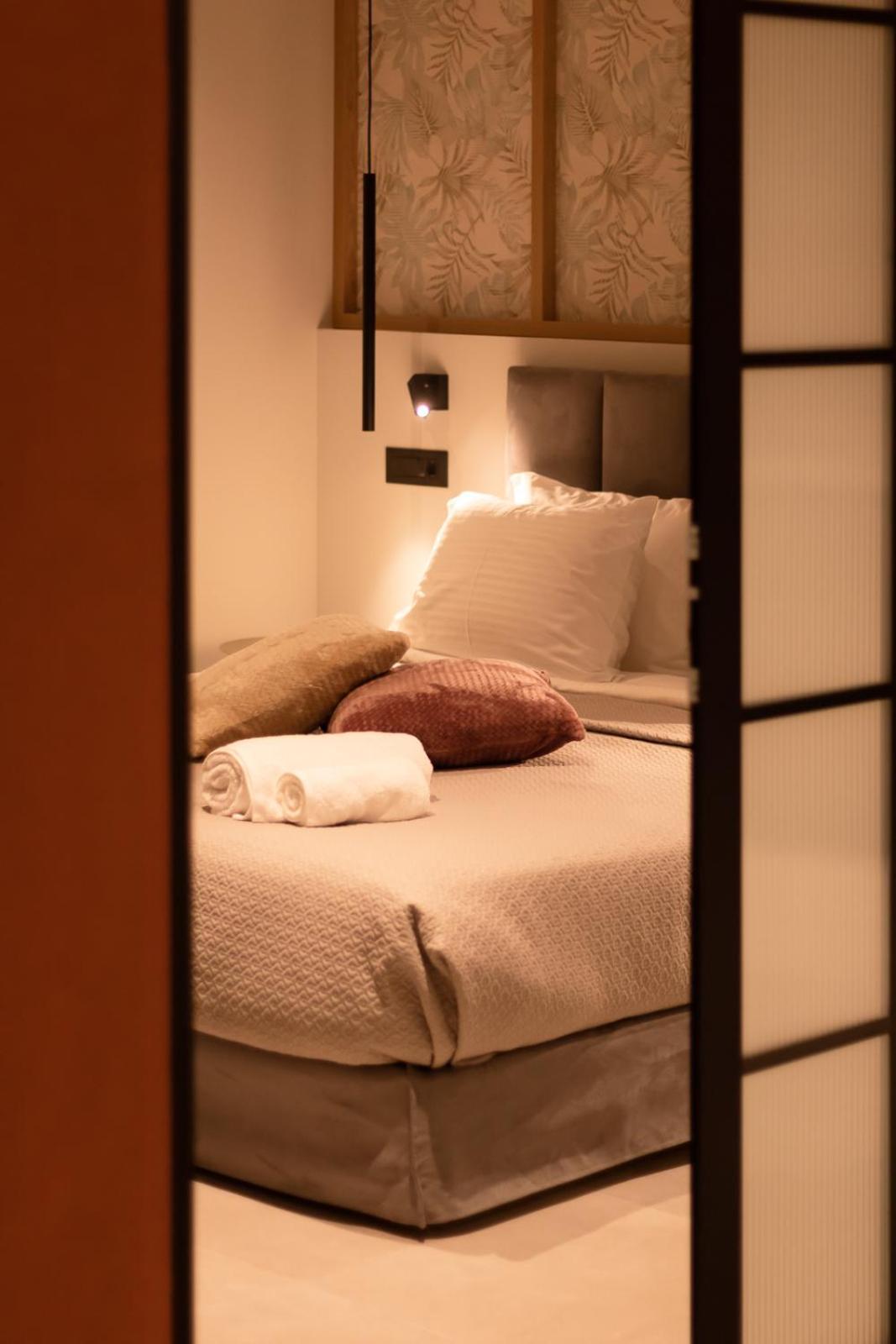 Orama Luxury Suite 3 Bedrooms With Private Pool ヘルソニソス エクステリア 写真