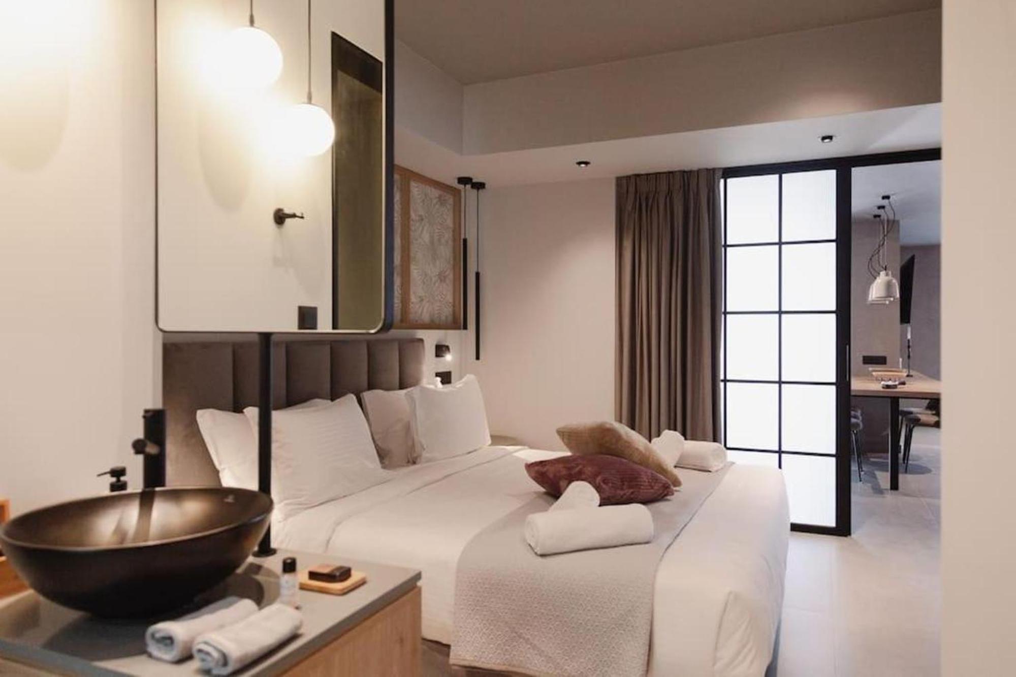 Orama Luxury Suite 3 Bedrooms With Private Pool ヘルソニソス エクステリア 写真